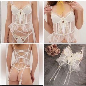 For Love & Lemons 3D Daisy Luxe Corset & V-String Set 36D/L or 36C/M NWT